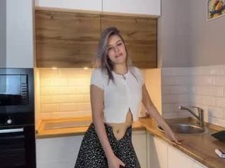 innocent_eileen cute teen cam babe loves XXX cam action with her perfect ass