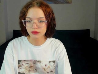 wullwet-rav this ginger teen loves spending time in the adult chatroom