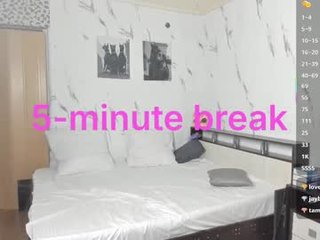 sophierayne_ teen cam babe in lingerie enjoys erotic live sex online