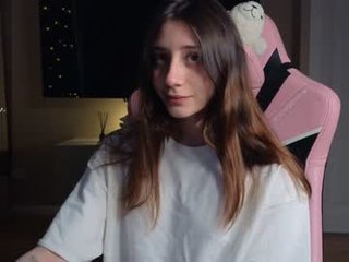 2insensitive cam babe with small tits offer their holes for hot live sex