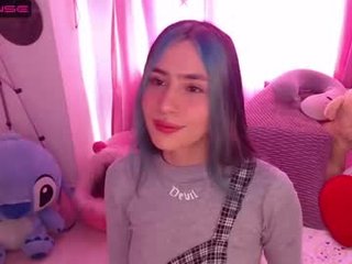 honeyypeaach cam babe presenrs abounding squirting after hard fuck online