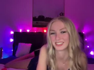 kyliexxrose teen cam babe wants to be fucked online as hard as possible