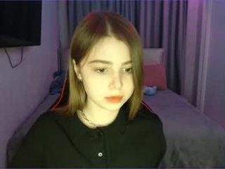 tripleprinces teen cam babe wants to be fucked online as hard as possible