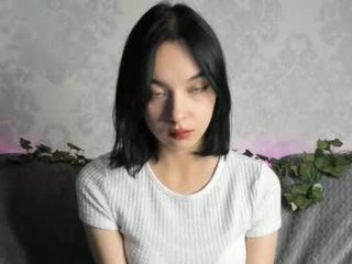 monyfuze petite asian cam girl in dirty live sex show