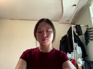 lennaguzzardo petite asian cam girl in dirty live sex show