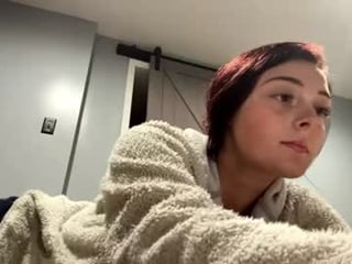 miaaellie cam babe with big tits in private live sex show