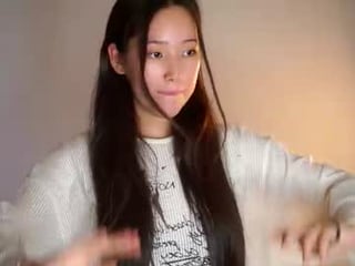 lillie_sun petite asian cam girl in dirty live sex show