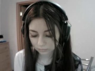 dawndollins teen cam babe wants to be fucked online as hard as possible