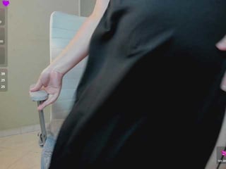 zaid-habibi teen cam babe offers her round asshole for deep penetration