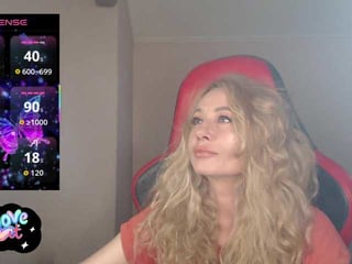 ---ii--- depraved blonde cam girl presents her pussy drilled