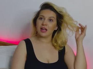 sublimecarla big tits webcam milf pleasing her pussy in the bed