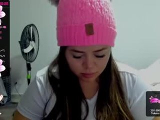 sugarmommy22 BBW cam girl with big tits shows off her fuck skills on camera