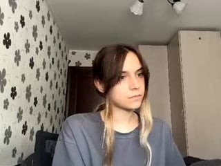 chicoombe teen cam babe wants to be fucked online as hard as possible