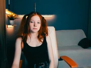 harleyquinsy nude cam bitch enjoys hard live sex on camera