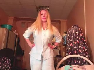 tammievaghn teen cam babe wants to be fucked online as hard as possible