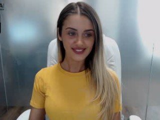 anyarayne cam babe likes squirting after getting pleasure from masturbation