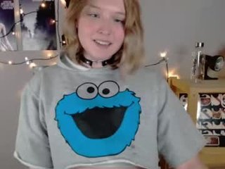 dollirosee cam babe with big tits in private live sex show