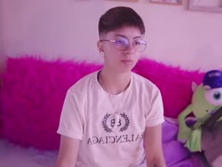 tommy_blue1 nude cam bitch enjoys hard live sex on camera