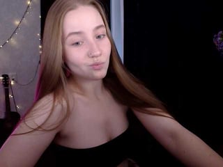 sindiwatson cam babe wants show beauty kiss live sex