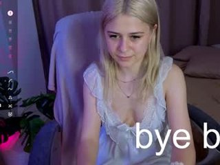 apheliastar teen cam babe wants to be fucked online as hard as possible