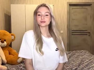 tinavaleri cam babe loves anal live sex