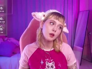 emma_thomps tattooed cam girl likes make deep, sloppy and intense fuck, live XXX camera