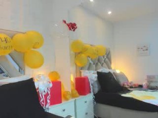 raquel_moore smoking cam girl waiting for role-playing games online