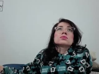 brandy_h69 cam girl with hairy pussy likes to show feet fetish online