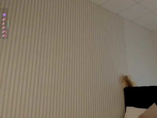 vanessa-walters teenage cam babe wants shows striptease online