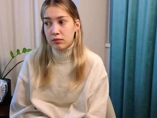 jolyndeb sex cam with a horny cute cam girl that's also incredibly naughty