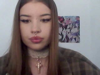 mollylolly teen cam babe wants to be fucked online as hard as possible