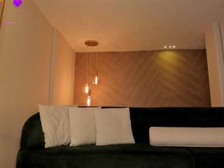 marylewis latina cam babe brings live sex to him online