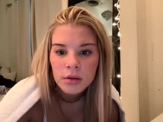 mallorybbaby cam babe with big tits in private live sex show