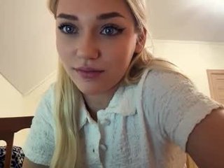 stephaniemalveaux sex cam with a horny cute cam girl that's also incredibly naughty