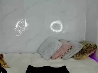 nathaliasmith cam babe with big tits in private live sex show