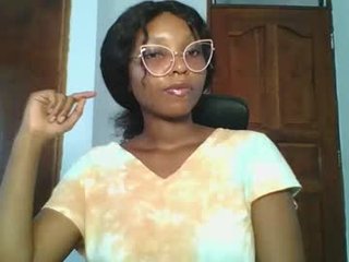 ella_laurel cam girl with big boobs presents cum show online